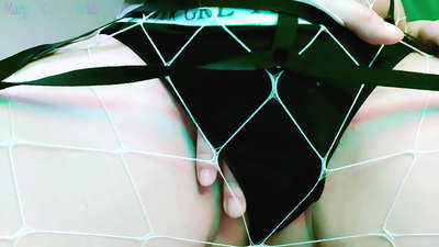 Redhead Menjelaskan cara menyentak penisnya dan memamerkan vaginanya - Kata-Kata Kotor